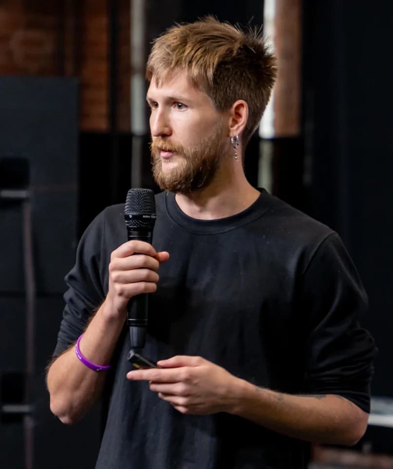 Выступление Паши Молянова